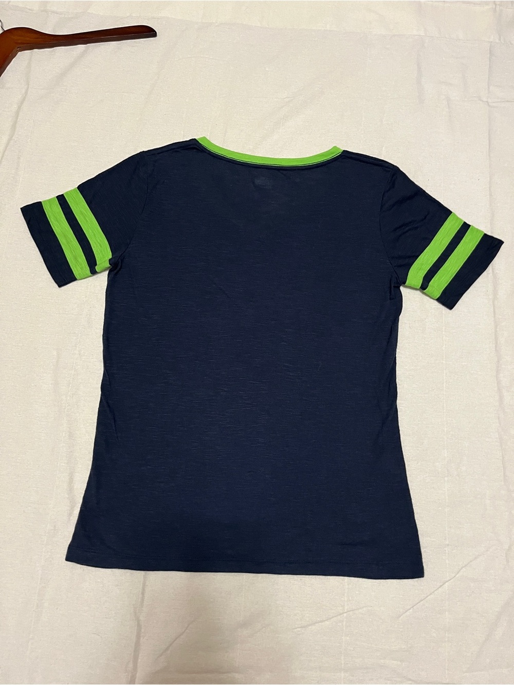 NFL Team Apparel Seattle Seahawks Women’s V-Neck Tee Blue & GreenGlittery Medium - Picture 6 of 8